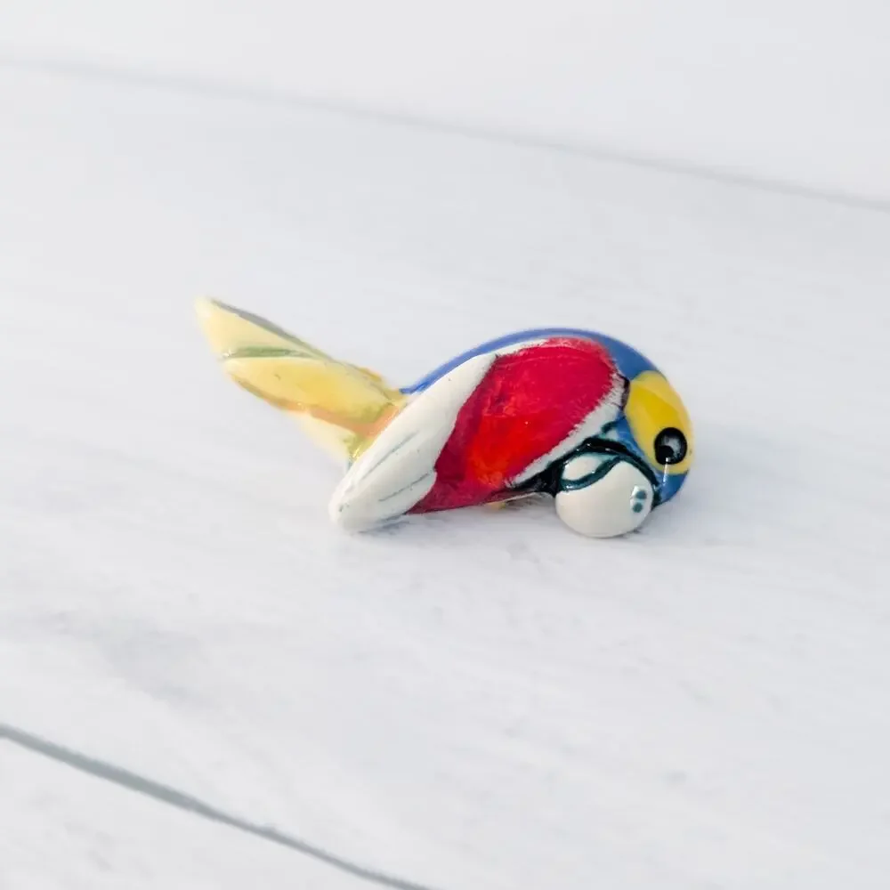 Vintage Brooch / Vintage Pin Ceramic Bird / Parrot Brooch